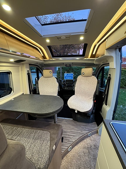 Malibu Carthago 640 LE GT skyview 7 of 14