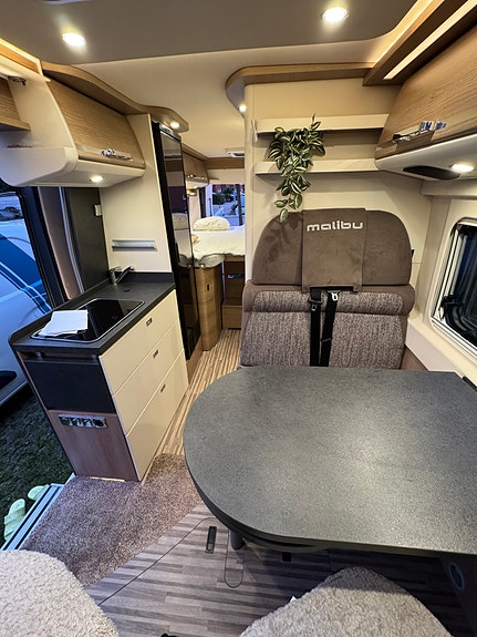 Malibu Carthago 640 LE GT skyview 13 of 14