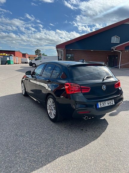 BMW 116d 4 of 5