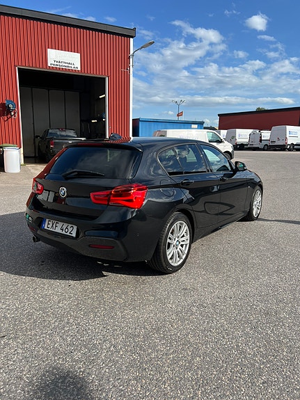 BMW 116d 3 of 5