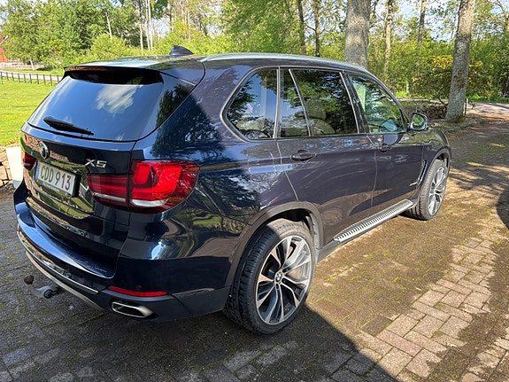 BMW X5 4 of 5