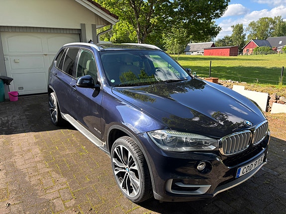 BMW X5 2 of 5