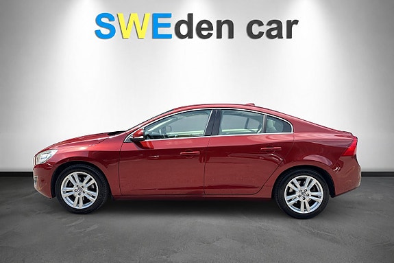 Volvo S60 2 of 5