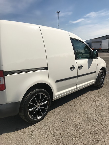 Volkswagen Caddy 2 of 3