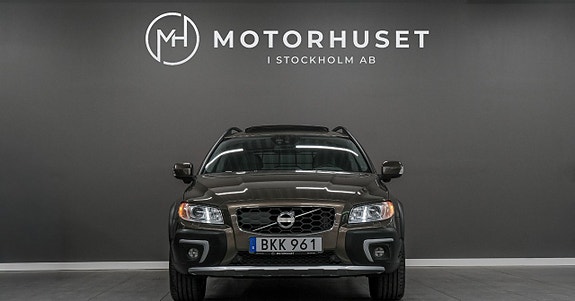Volvo XC70 2 of 5