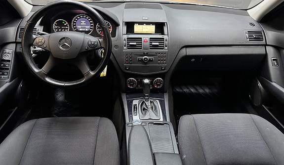 Mercedes-Benz C180 9 of 11