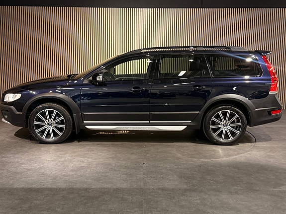 Volvo XC70 2 of 5