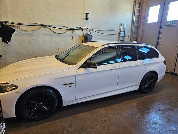 BMW 520d 3 of 4