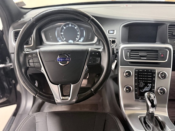 Volvo V60 13 of 25