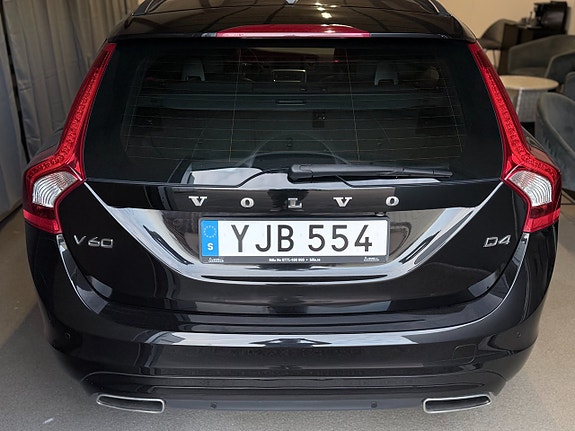 Volvo V60 4 of 25