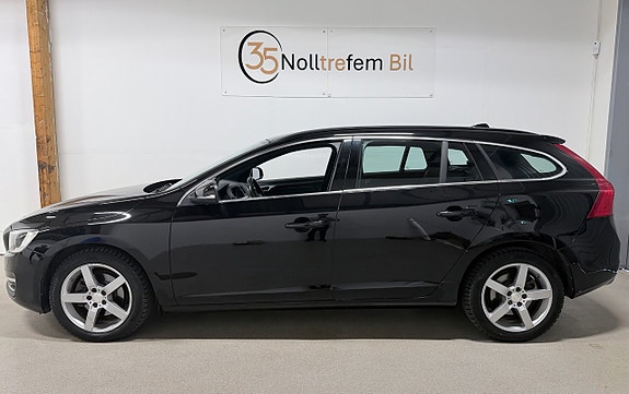 Volvo V60 2 of 25