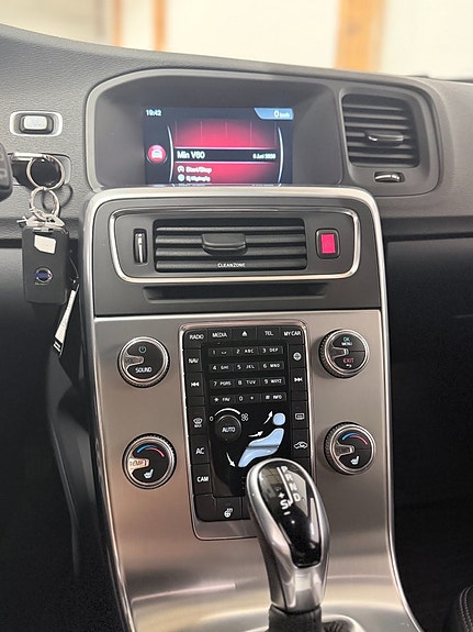 Volvo V60 16 of 25
