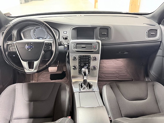 Volvo V60 12 of 25