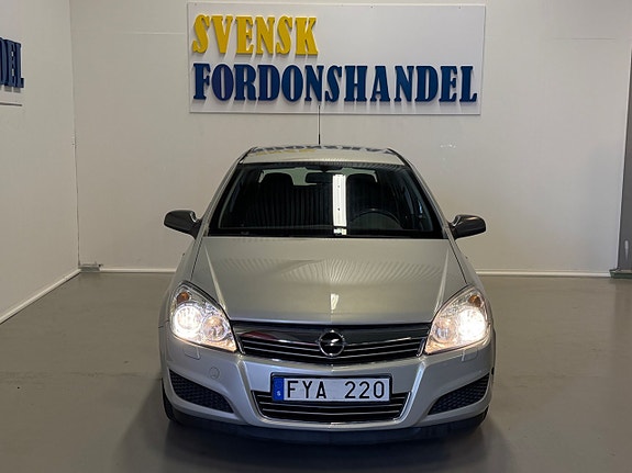 Opel Astra 2 of 5