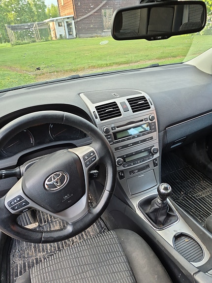 Toyota Avensis 5 of 5