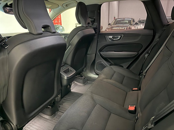 Volvo XC60 13 of 18