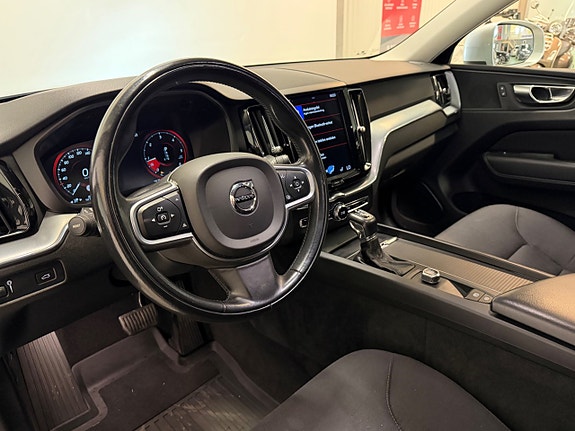 Volvo XC60 8 of 18