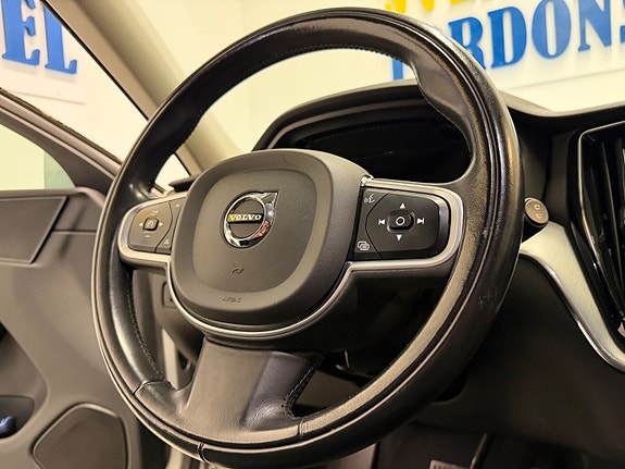 Volvo XC60 12 of 18