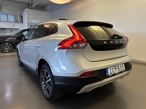 Volvo V40 Cross Country 5 of 5