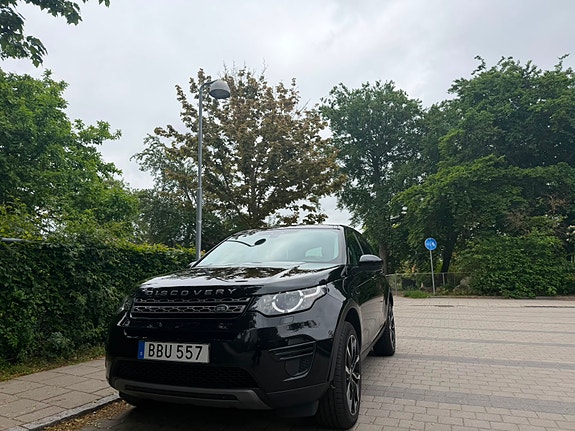 Land Rover Discovery Sport 2 of 5