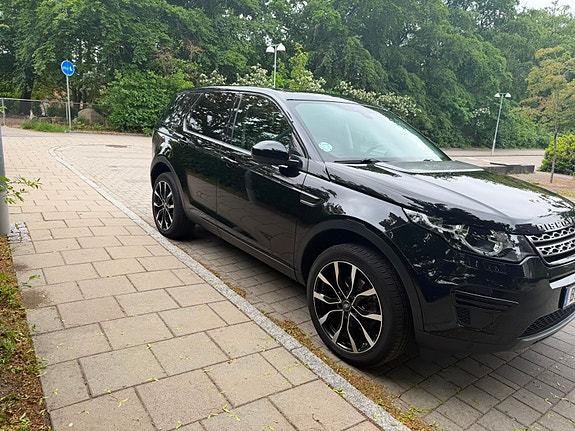 Land Rover Discovery Sport 3 of 5