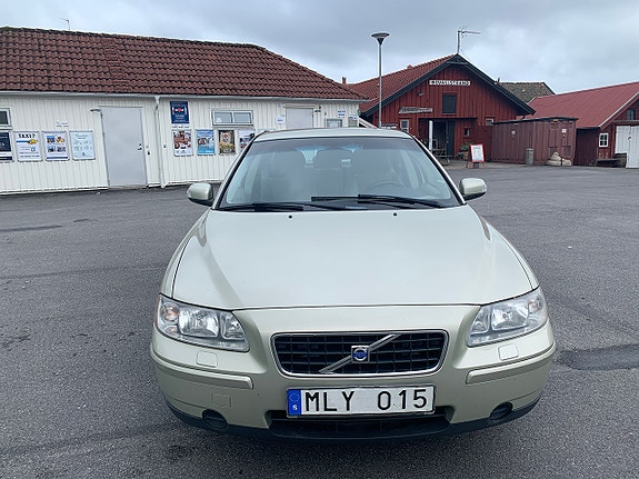 Volvo S60 3 of 5