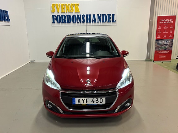 Peugeot 208 3 of 5