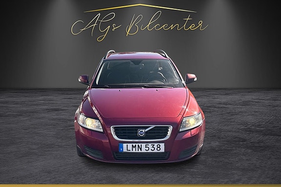 Volvo V50 2 of 5