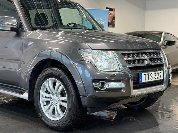 Mitsubishi Pajero 5 of 5
