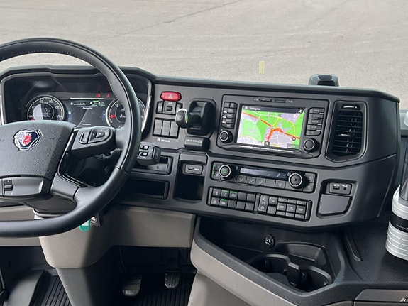 Scania R 460 A4x2NB Dragbil Exclusive 9 of 10