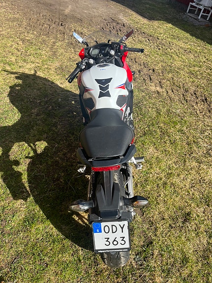 Honda CBR650F 3 of 5