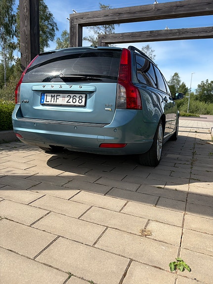 Volvo V50 4 of 5