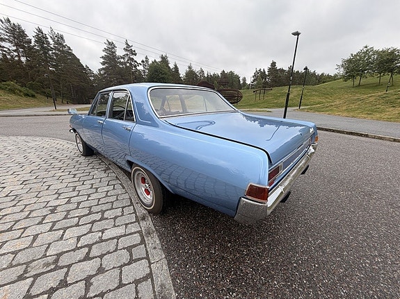 Opel Admiral 3 of 5