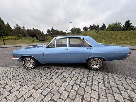 Opel Admiral 2 of 5