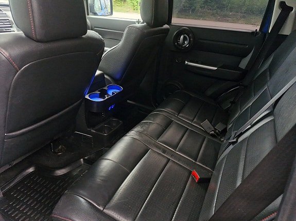 Dodge Nitro 7 of 11