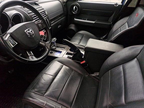 Dodge Nitro 6 of 11