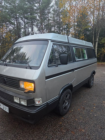 Volkswagen Caravelle 3 of 5