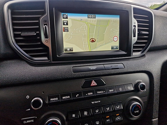 Kia Sportage 10 of 17