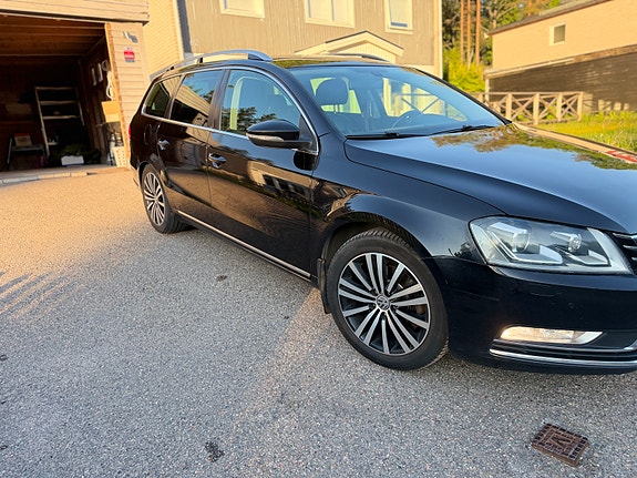 Volkswagen Passat 2 of 5
