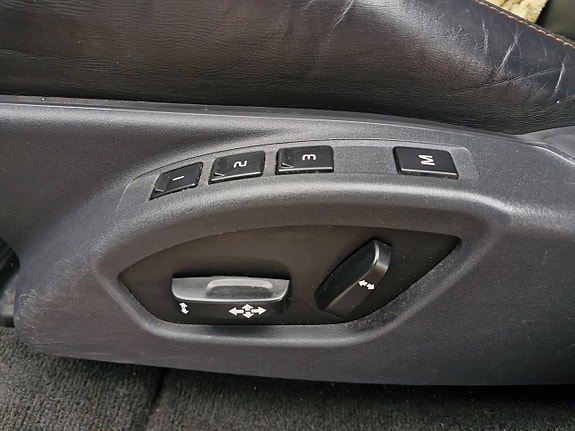 Volvo XC60 12 of 16