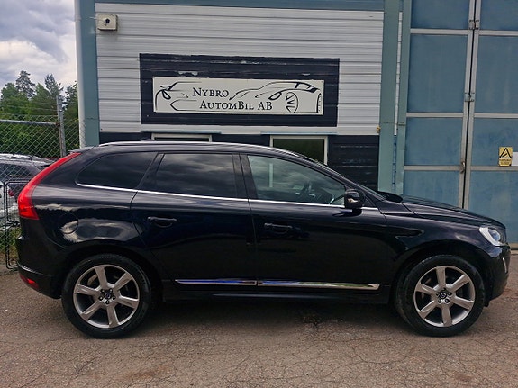 Volvo XC60 2 of 5