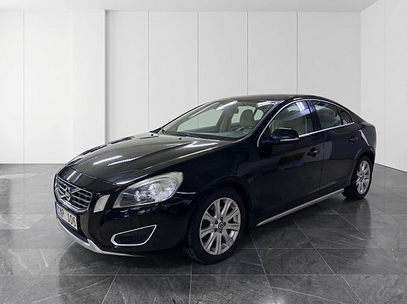 Volvo S60 4 of 5