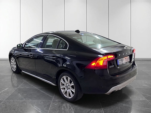 Volvo S60 3 of 5