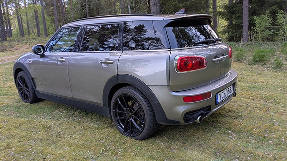 MINI Cooper S 2 of 5