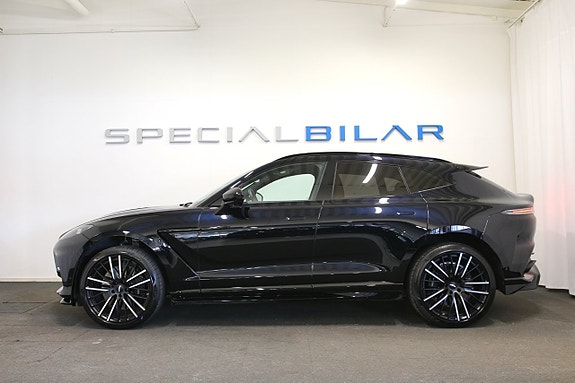 Aston Martin DBX 2 of 5