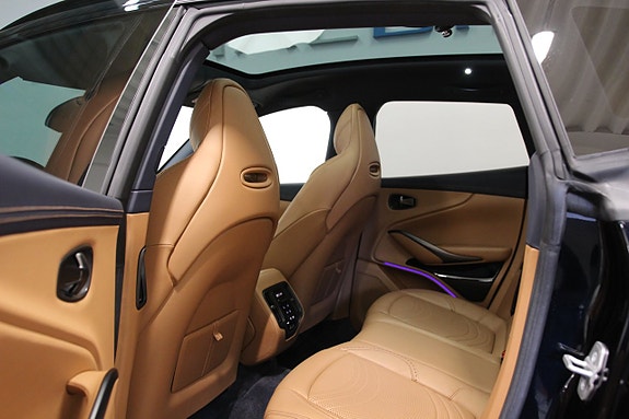Aston Martin DBX 12 of 26