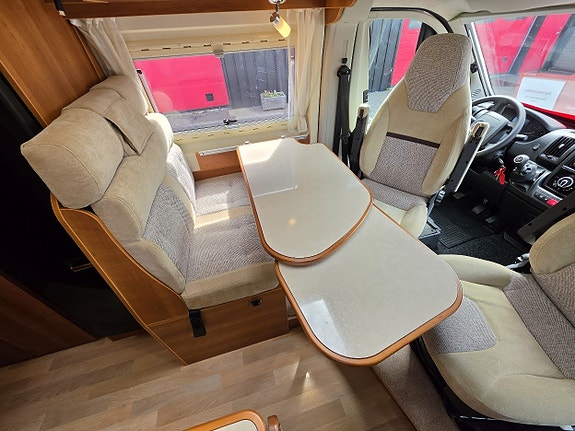 Rapido V55 33L *Truma *Solcell 3 of 5