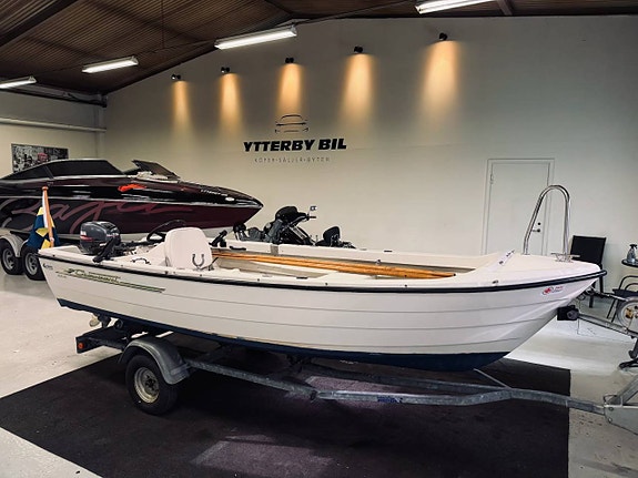 Crescent 434 Styrpulpet Yamaha 15hk Hydrofoil ink 80-trailer