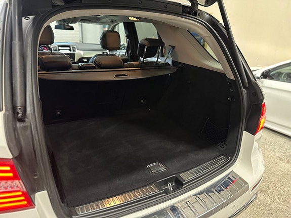 Mercedes-Benz ML350 24 of 30