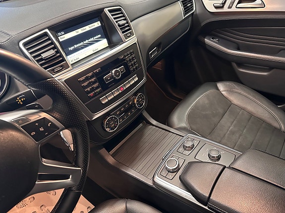Mercedes-Benz ML350 13 of 30